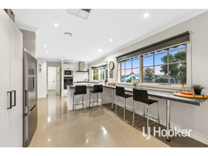 44 Strathavan Drive, Berwick VIC 3806