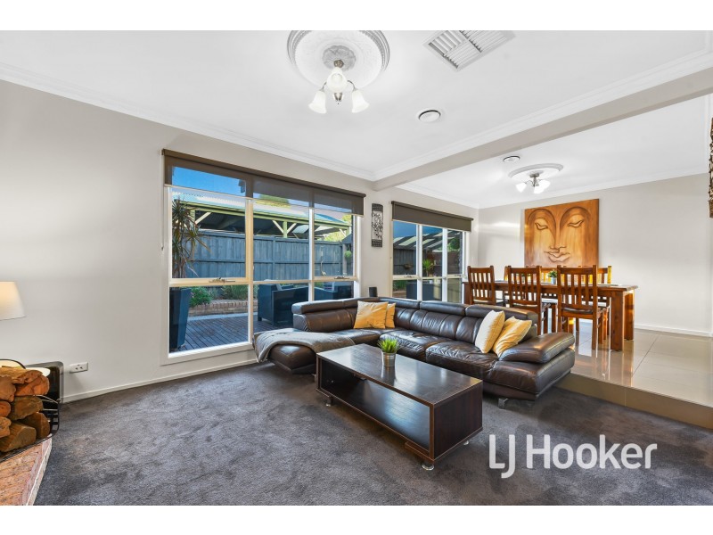 44 Strathavan Drive, Berwick VIC 3806