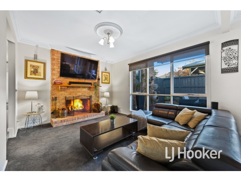 44 Strathavan Drive, Berwick VIC 3806