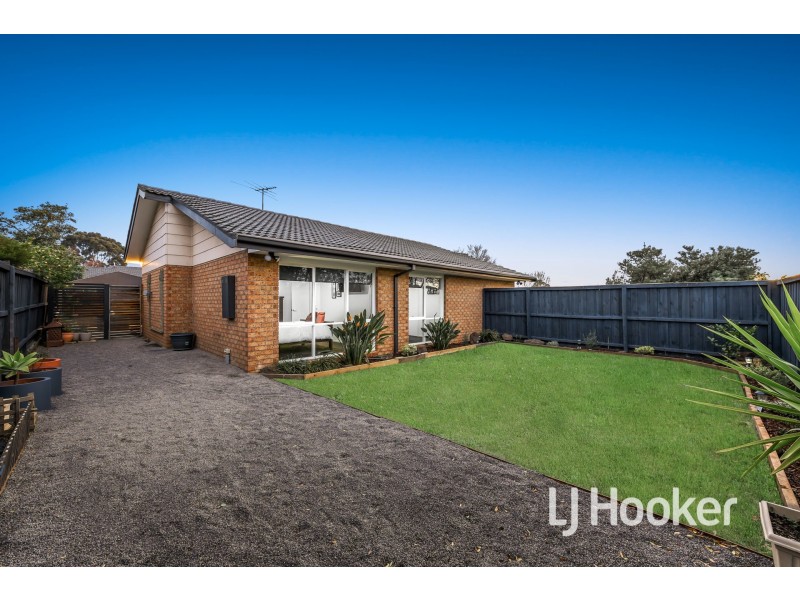 44 Strathavan Drive, Berwick VIC 3806