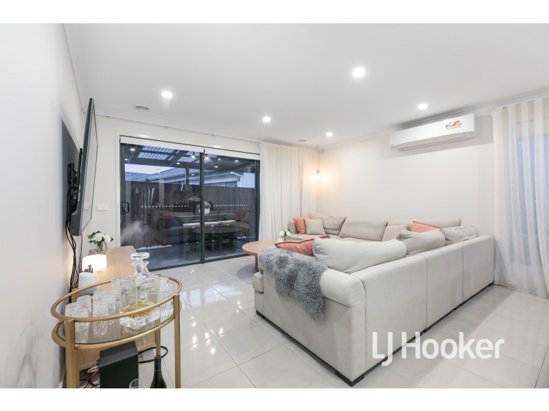 79 Waterman Drive, Clyde VIC 3978