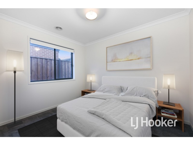 79 Waterman Drive, Clyde VIC 3978