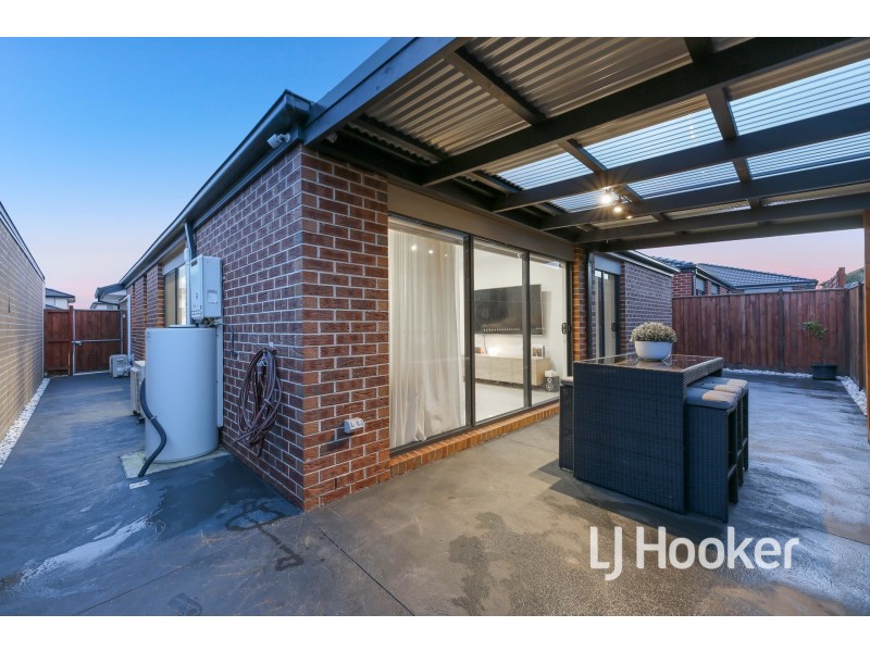 79 Waterman Drive, Clyde VIC 3978
