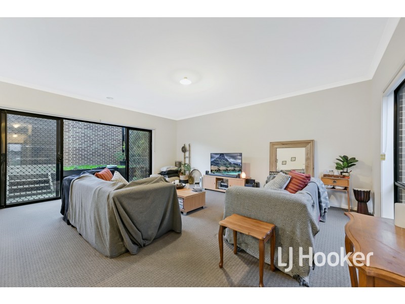 15 Cotswold Crescent, Officer VIC 3809