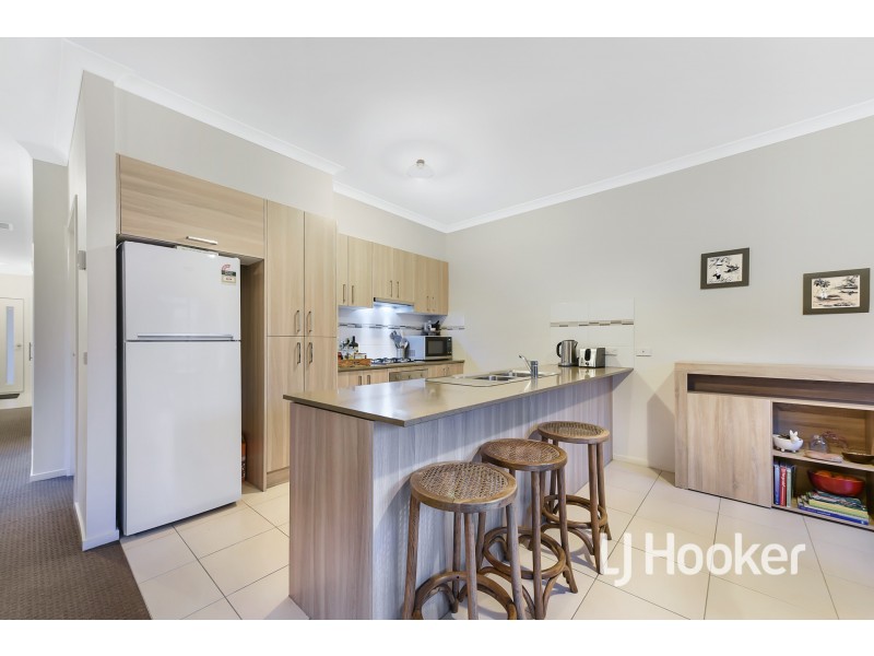 15 Cotswold Crescent, Officer VIC 3809