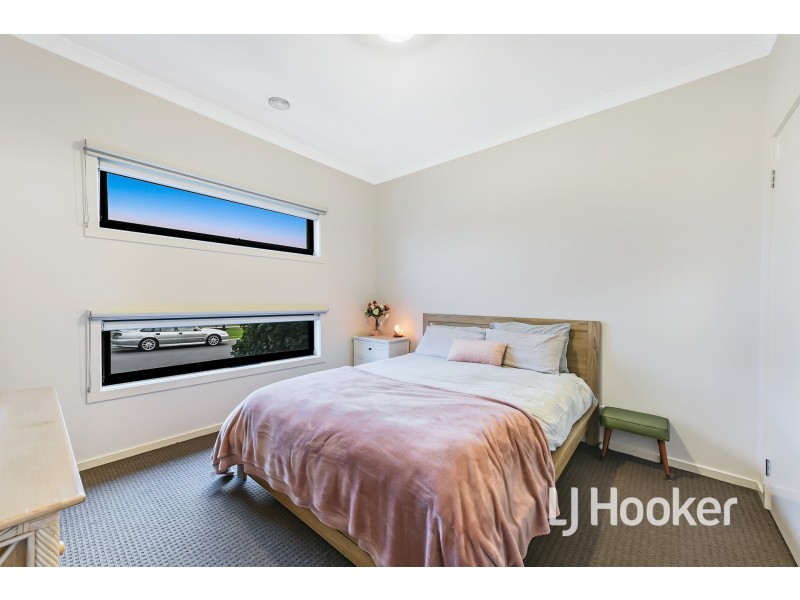 15 Cotswold Crescent, Officer VIC 3809