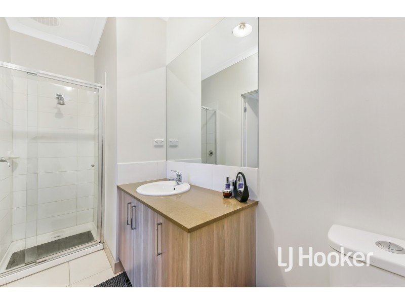 15 Cotswold Crescent, Officer VIC 3809