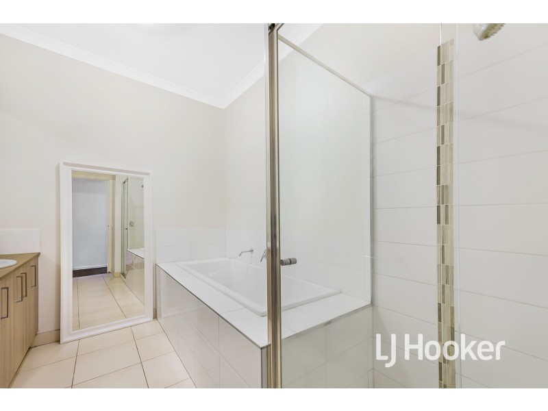 15 Cotswold Crescent, Officer VIC 3809