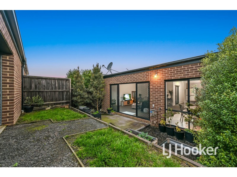 15 Cotswold Crescent, Officer VIC 3809