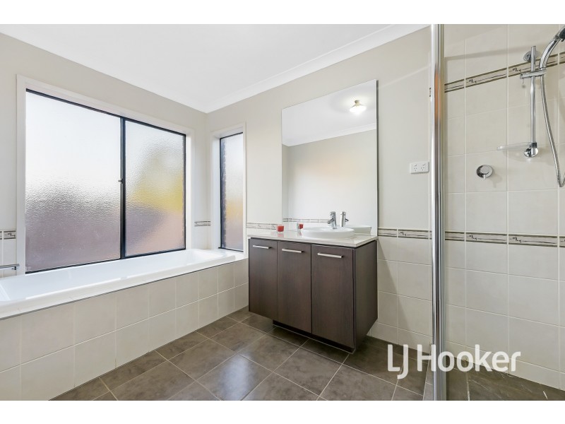 4 Glade Court, Berwick VIC 3806