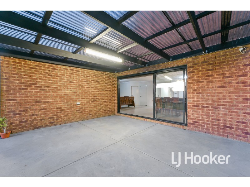 4 Glade Court, Berwick VIC 3806