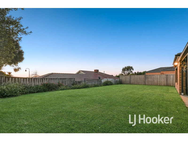 4 Glade Court, Berwick VIC 3806