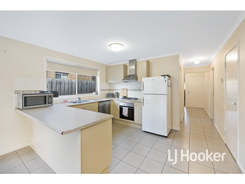 4 Age Place, Pakenham VIC 3810