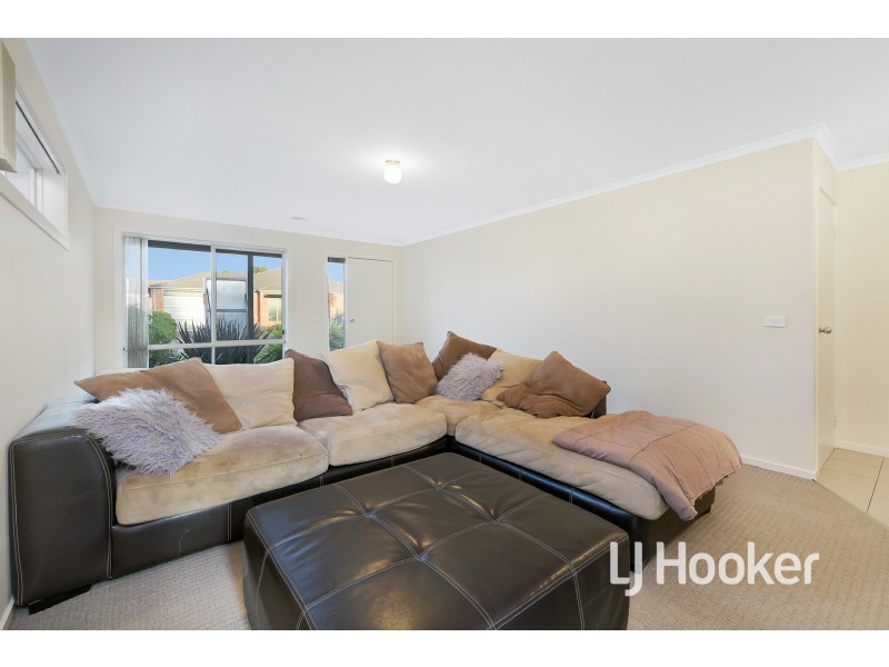 4 Age Place, Pakenham VIC 3810