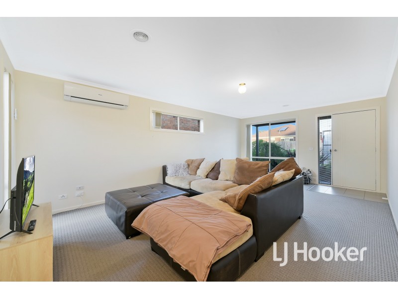 4 Age Place, Pakenham VIC 3810