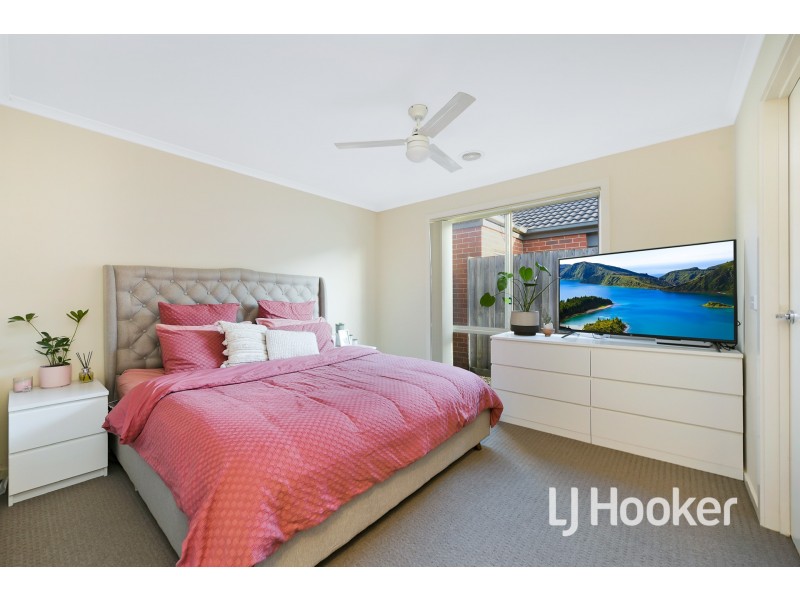 4 Age Place, Pakenham VIC 3810