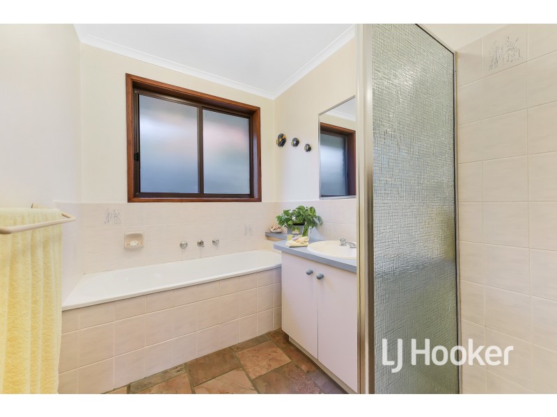 14 Lydia Mary Drive, Berwick VIC 3806