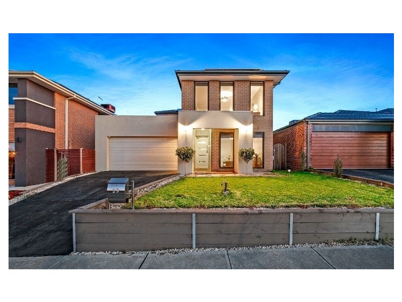 29 Fernwren Drive, Berwick VIC 3806