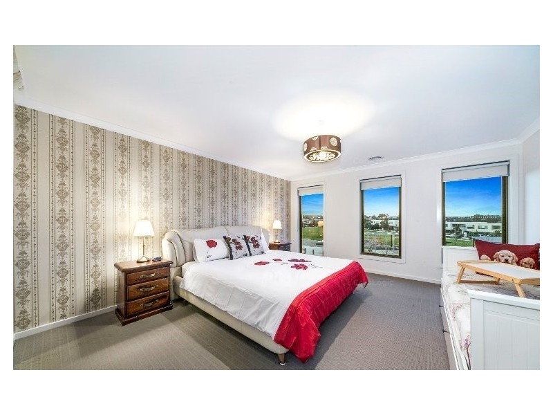 29 Fernwren Drive, Berwick VIC 3806
