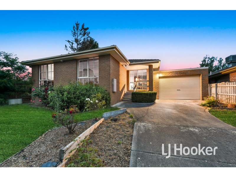 22 Howitt Court, Berwick VIC 3806