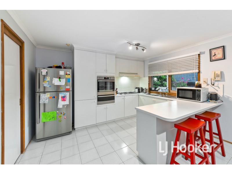 22 Howitt Court, Berwick VIC 3806