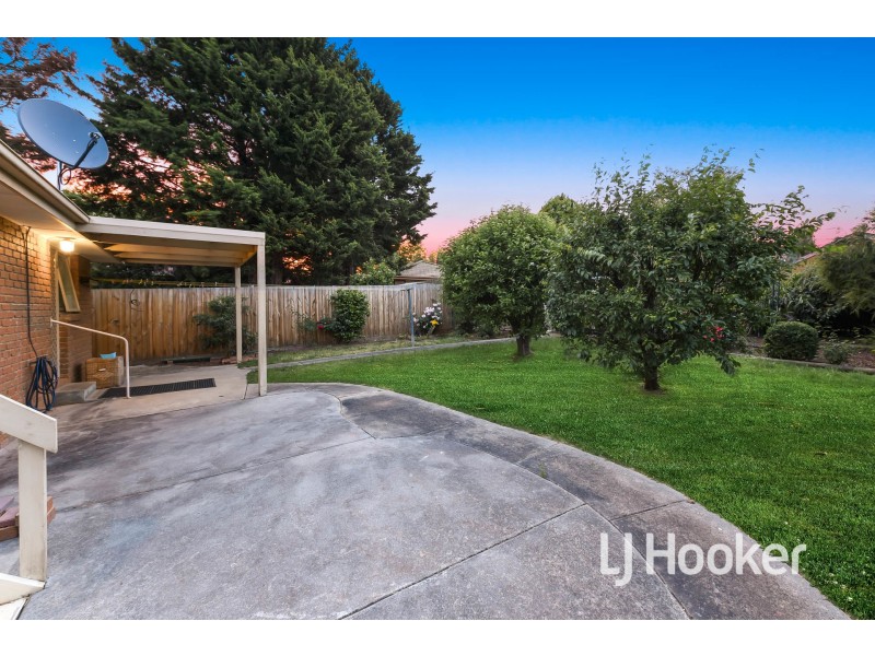 22 Howitt Court, Berwick VIC 3806