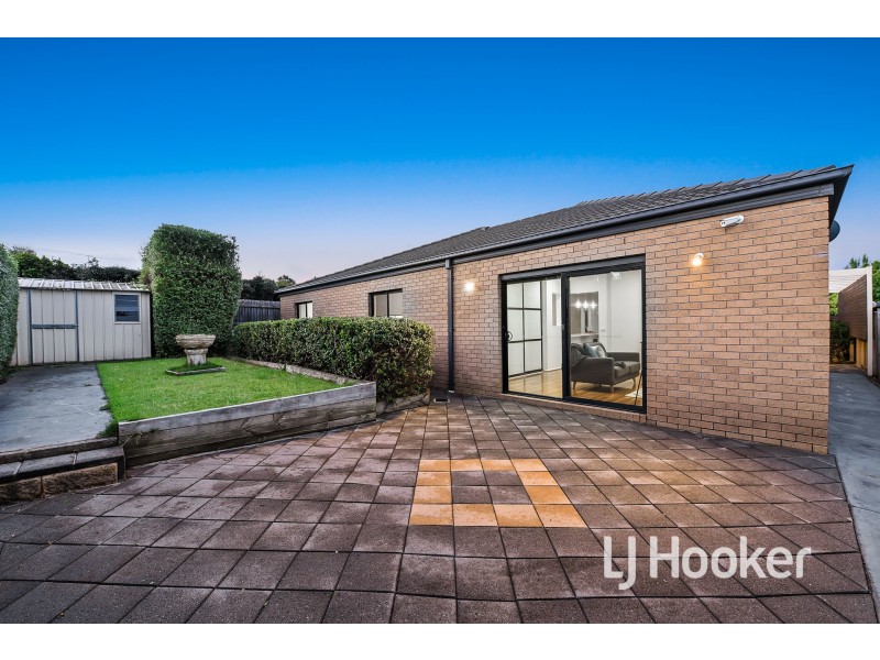 18 Meg Way, Berwick VIC 3806