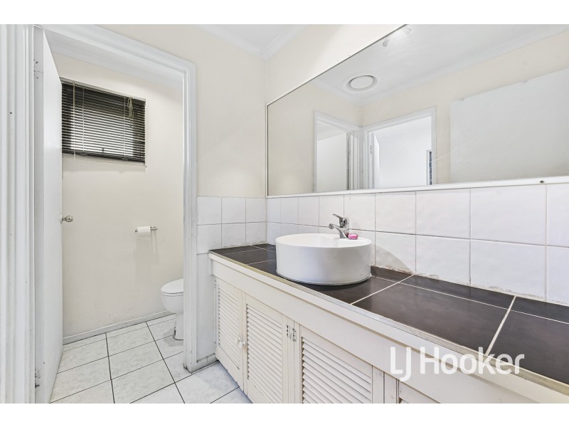 43 Matthew Flinders Avenue, Endeavour Hills VIC 3802