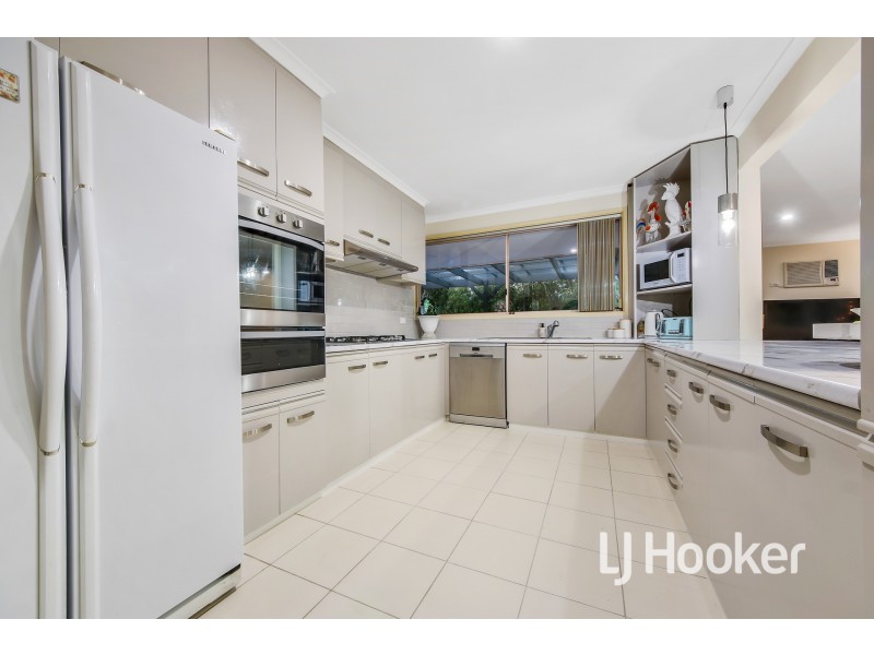 2 Avebury Drive, Berwick VIC 3806