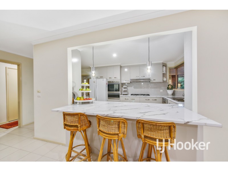 2 Avebury Drive, Berwick VIC 3806