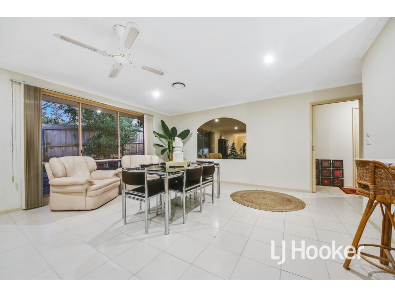 2 Avebury Drive, Berwick VIC 3806