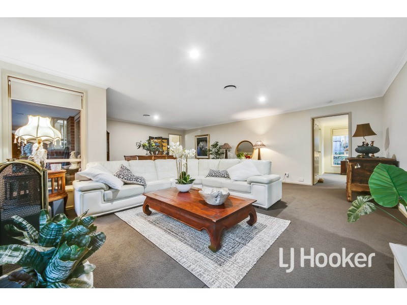 2 Avebury Drive, Berwick VIC 3806