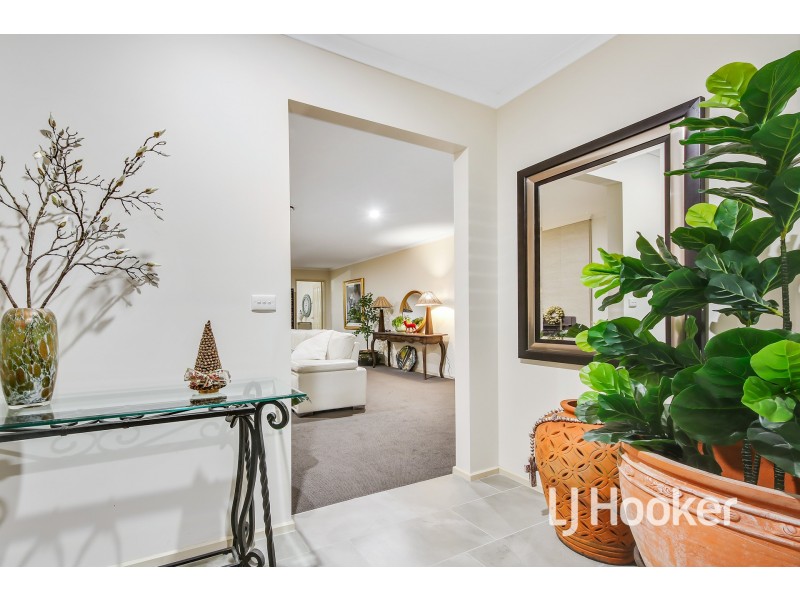 2 Avebury Drive, Berwick VIC 3806