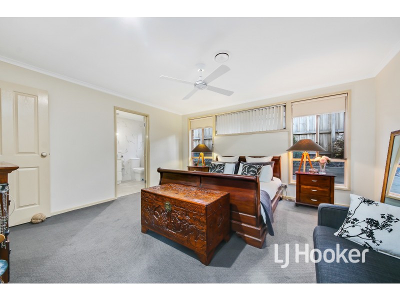 2 Avebury Drive, Berwick VIC 3806