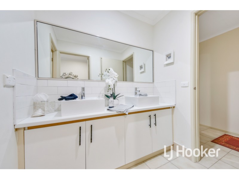 2 Avebury Drive, Berwick VIC 3806