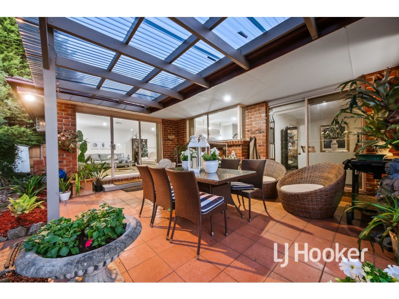 2 Avebury Drive, Berwick VIC 3806