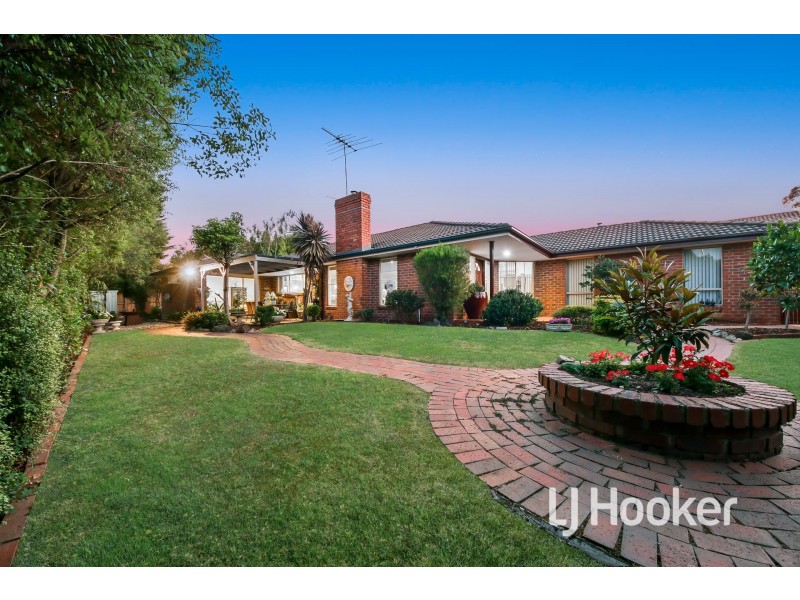 2 Avebury Drive, Berwick VIC 3806