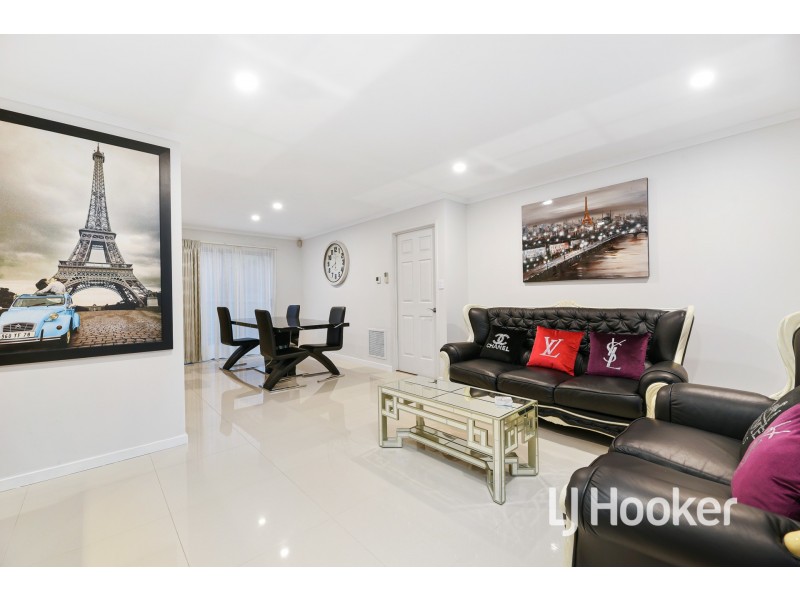 11 Balmoral Way, Pakenham VIC 3810