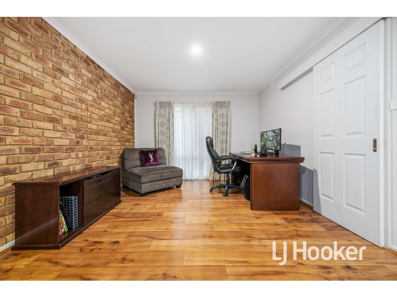 11 Balmoral Way, Pakenham VIC 3810