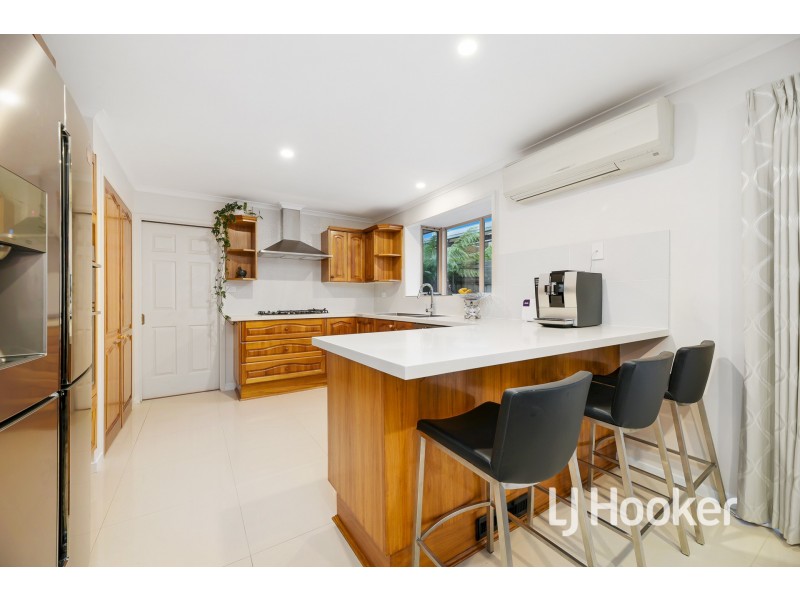 11 Balmoral Way, Pakenham VIC 3810