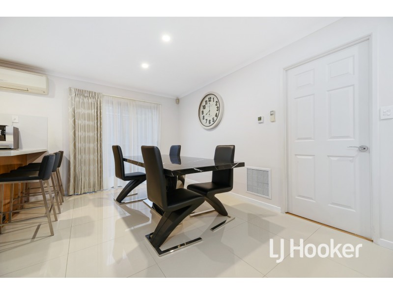 11 Balmoral Way, Pakenham VIC 3810