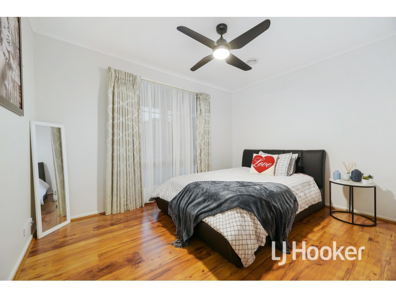 11 Balmoral Way, Pakenham VIC 3810