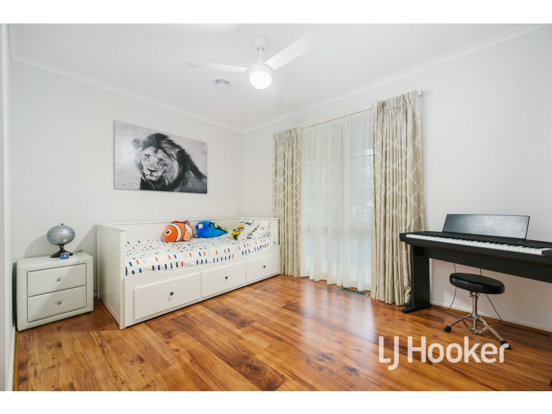 11 Balmoral Way, Pakenham VIC 3810