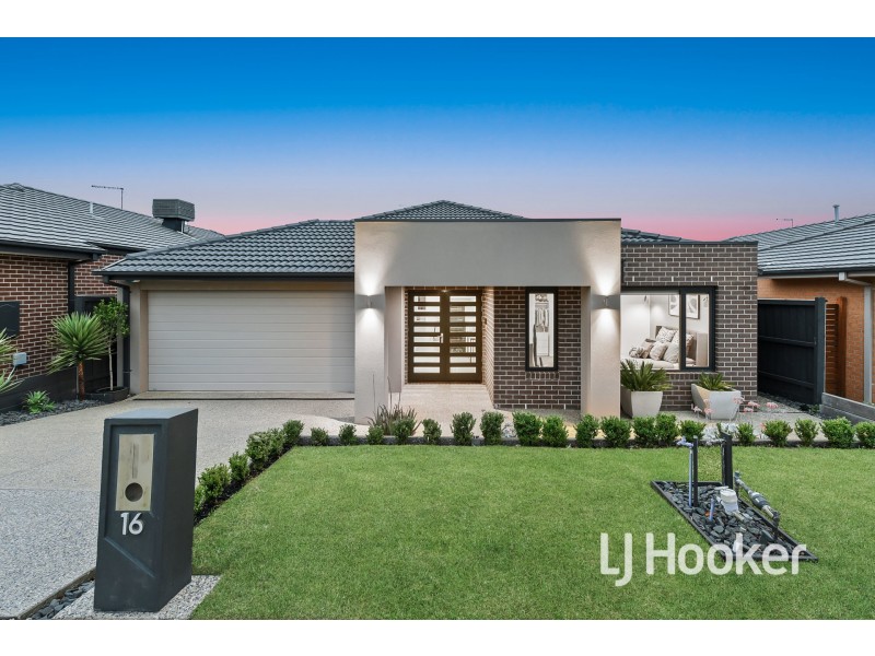 16 Fairwood Rise, Officer VIC 3809