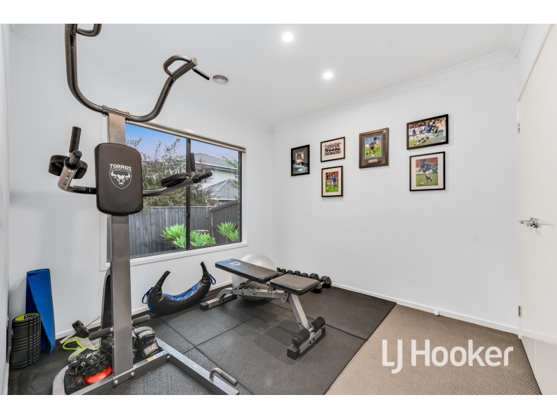 16 Fairwood Rise, Officer VIC 3809