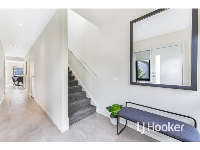 4 Llano Circuit, Berwick VIC 3806