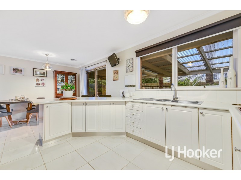 58 Collins Crescent, Berwick VIC 3806