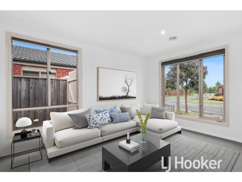 78 Thunderbolt Drive, Cranbourne East VIC 3977