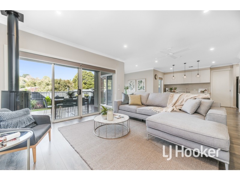 22 Lyall Road, Berwick VIC 3806