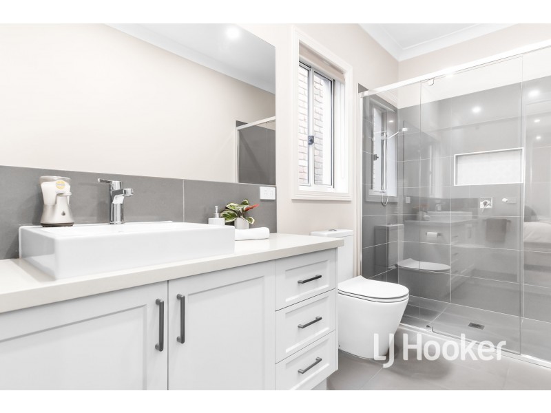 22 Lyall Road, Berwick VIC 3806